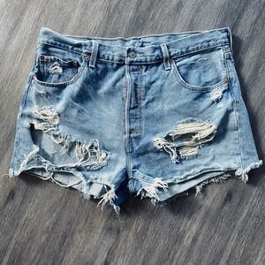 Y2K Levi's 501 Distressed Denim Cutoff Shorts W34 Light Wash Raw Hem 3" Inseam